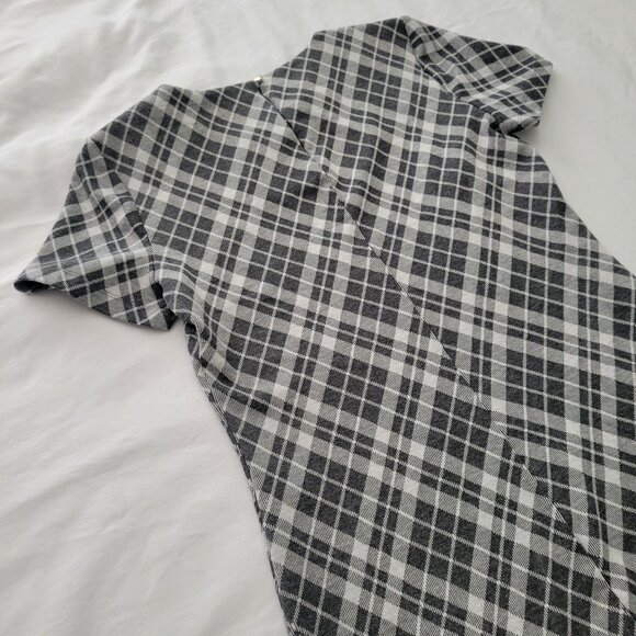 Comfy Casual Tommy Hilfiger Plaid - Picture 7 of 7